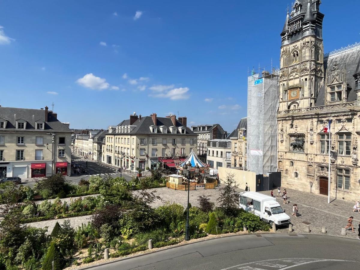 Appartement Exceptionnel En Ultra Centre Ville Compiègne Esterno foto