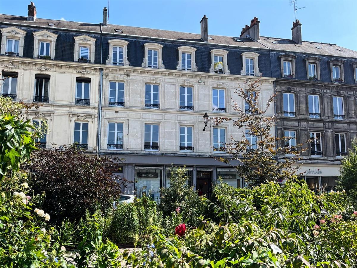 Appartement Exceptionnel En Ultra Centre Ville Compiègne Esterno foto